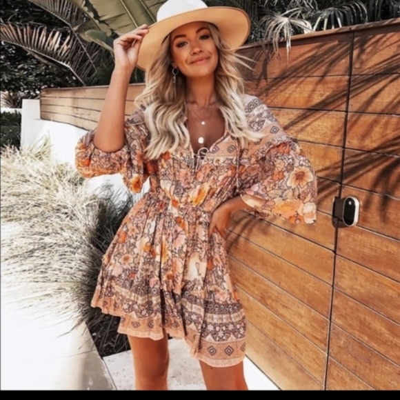 Dresses & Skirts - Floral Boho Chic Dress